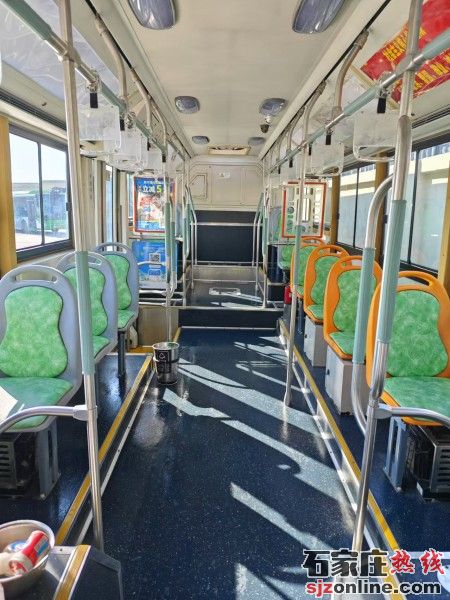 201路隊(duì)開展“清潔車輛 美化場院”活動